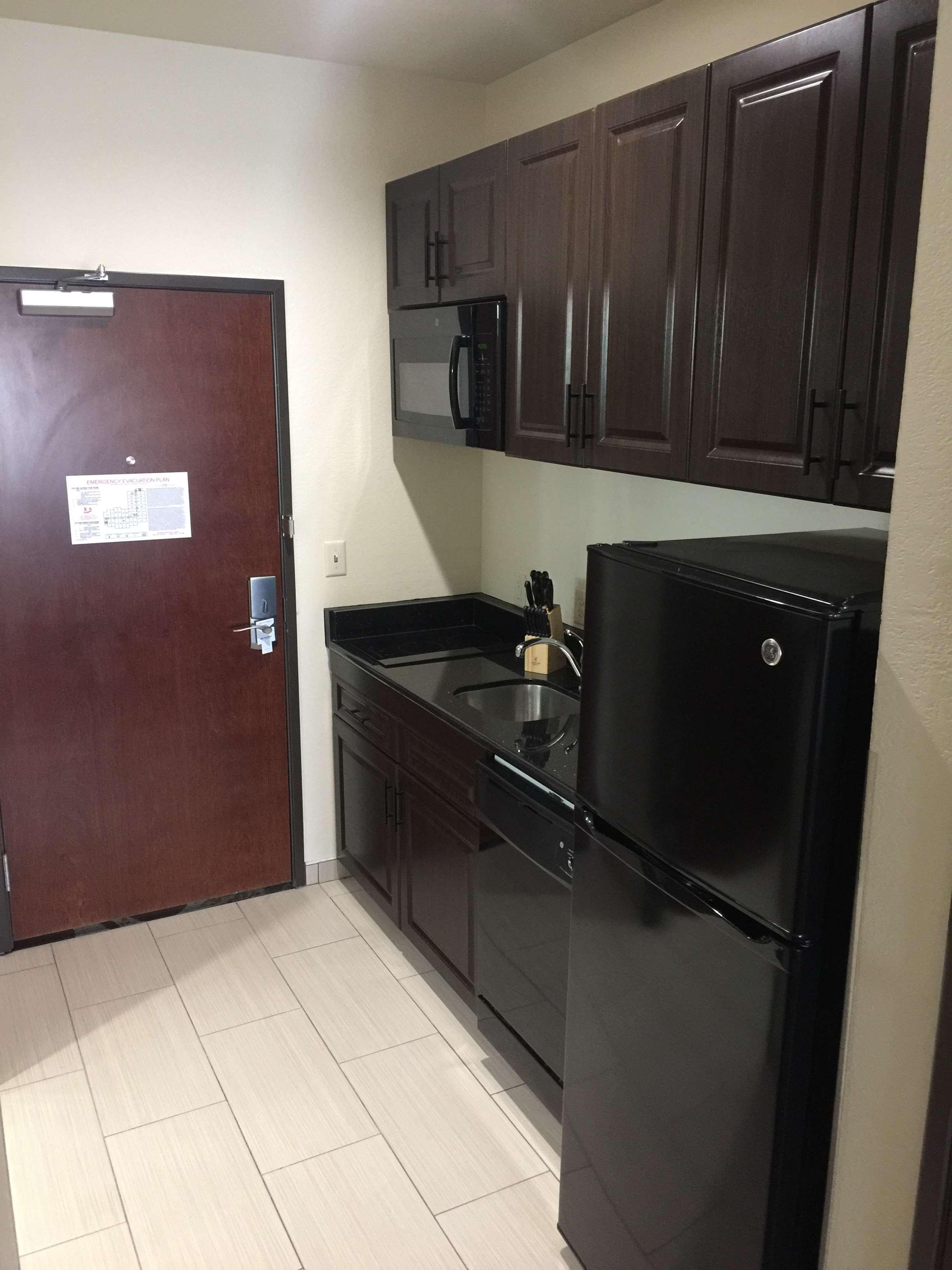 Best Western Plus/Executive Residency Элк-Сити Экстерьер фото