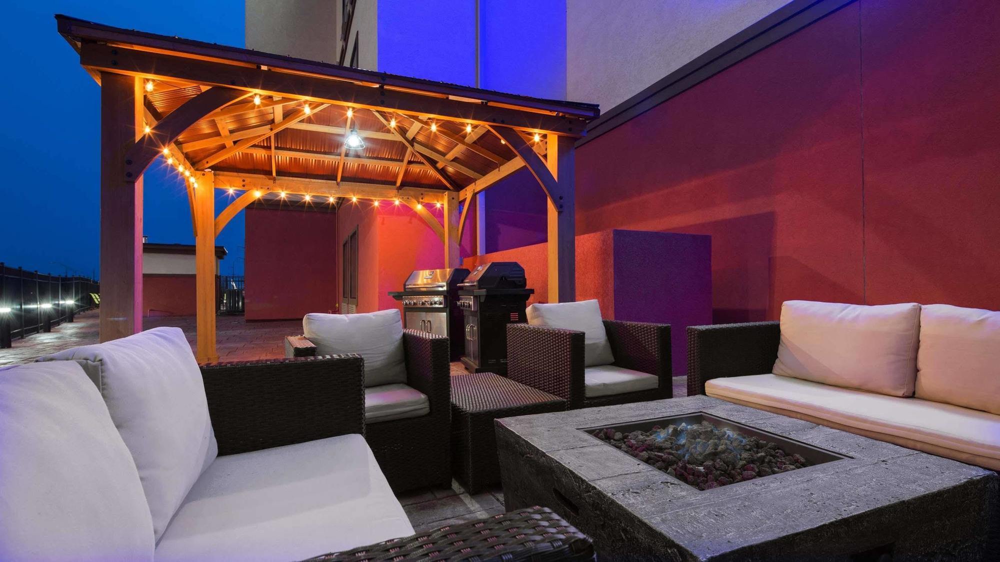 Best Western Plus/Executive Residency Элк-Сити Экстерьер фото